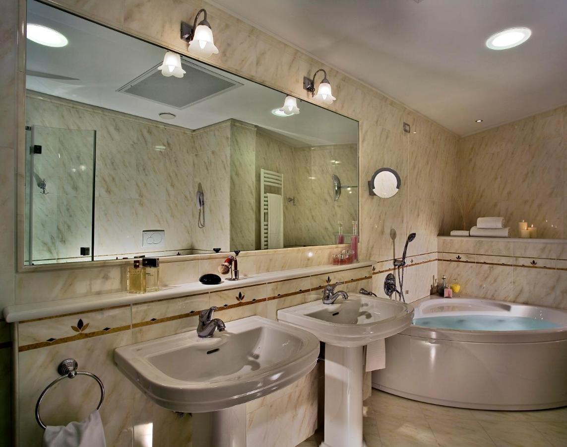 Tritone Luxury Thermae & Hotel